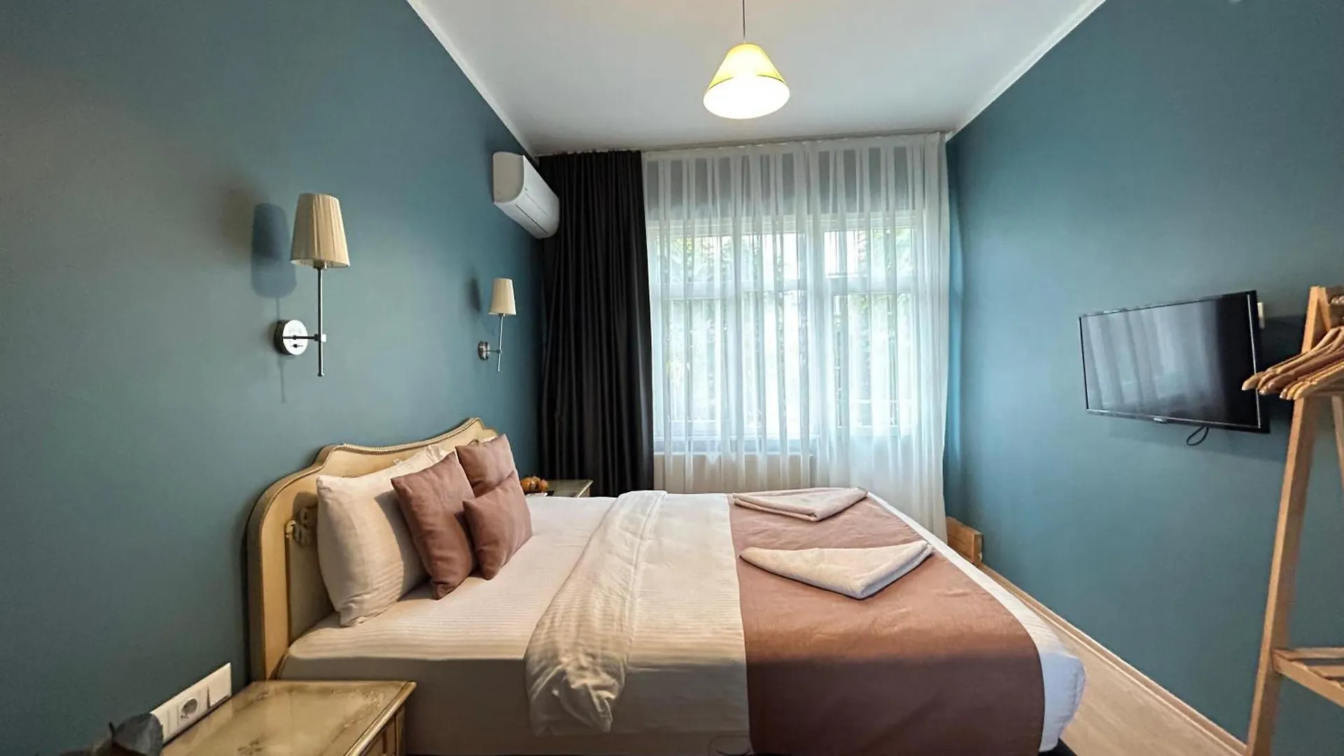 Waterfront Apartment By The Tram - Terrace With Dome & Golden Horn View In Fatih Estambul 0*,