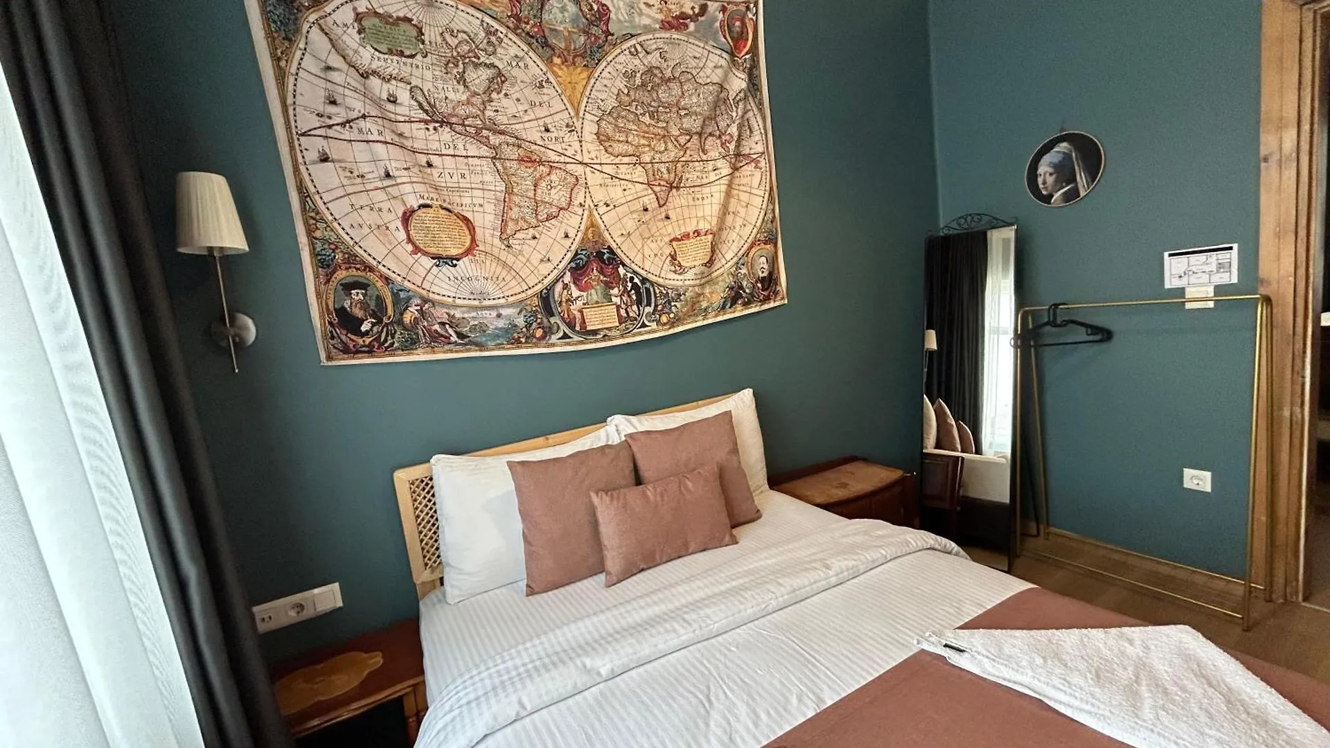 Waterfront Apartment By The Tram - Terrace With Dome & Golden Horn View In Fatih Estambul Turquía