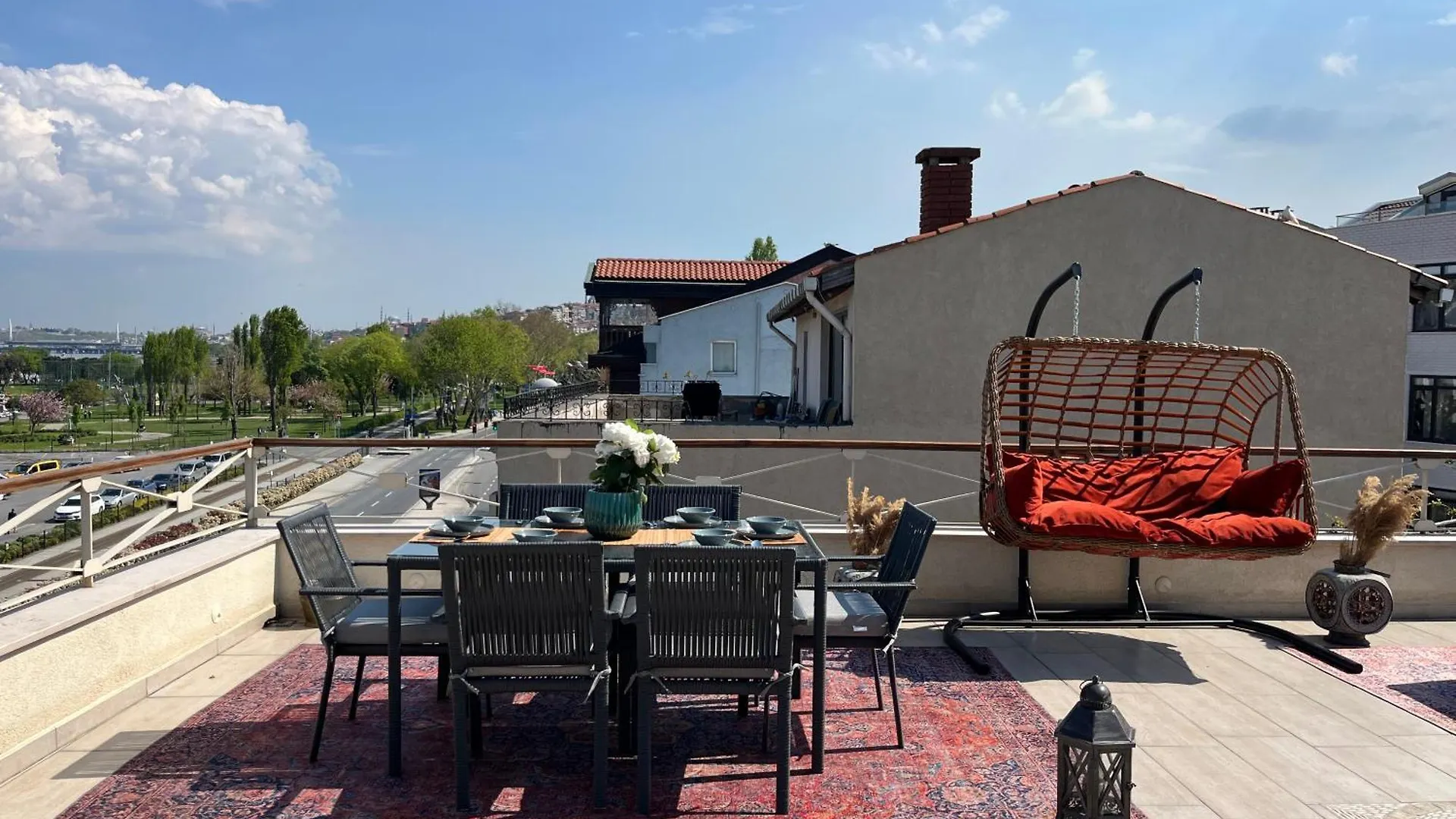 Waterfront Apartment By The Tram - Terrace With Dome & Golden Horn View In Fatih Istanbul