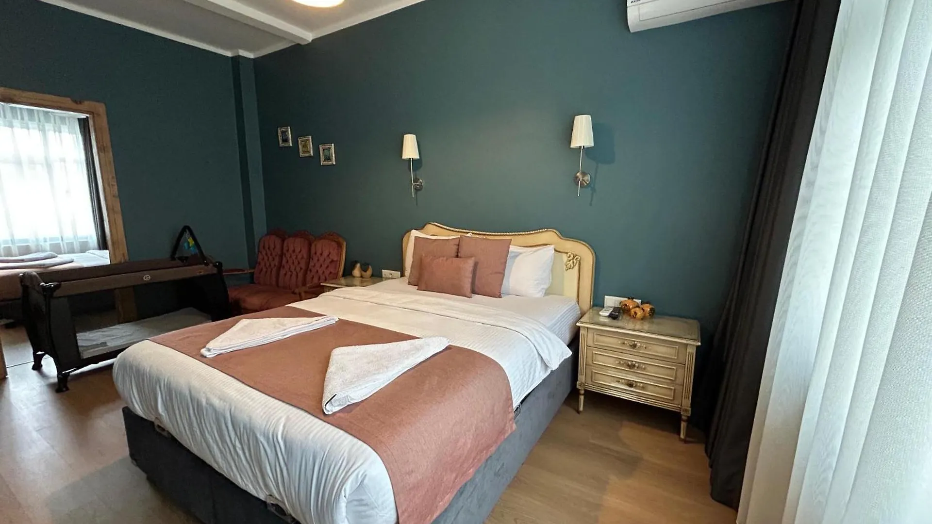 Waterfront Apartment By The Tram - Terrace With Dome & Golden Horn View In Fatih Istanbul 0*,  Turkey