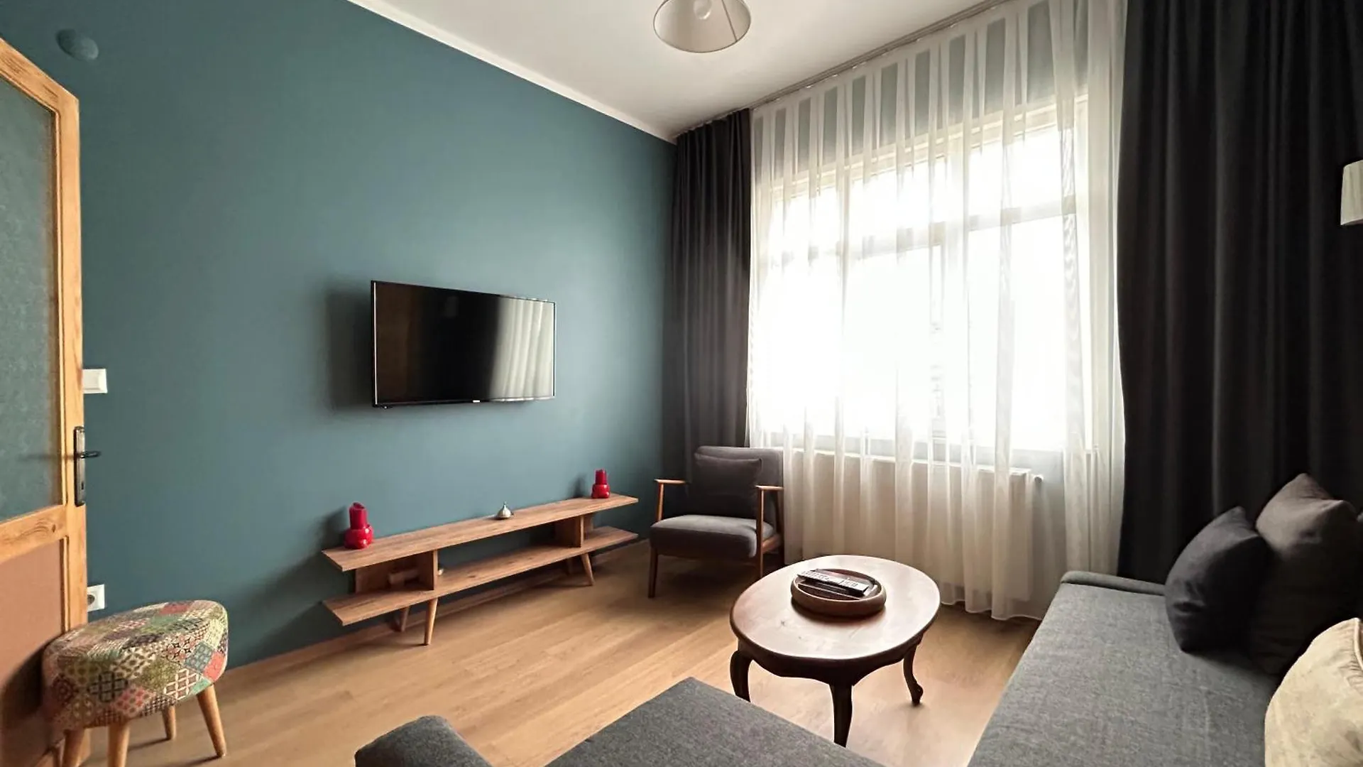 Waterfront Apartment By The Tram - Terrace With Dome & Golden Horn View In Fatih Istanbul