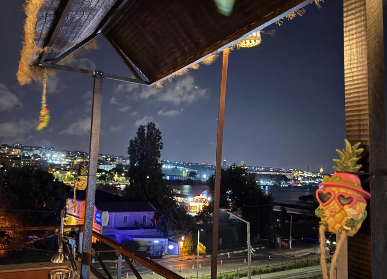 Waterfront Apartment By The Tram - Terrace With Dome & Golden Horn View In Fatih Istanbul