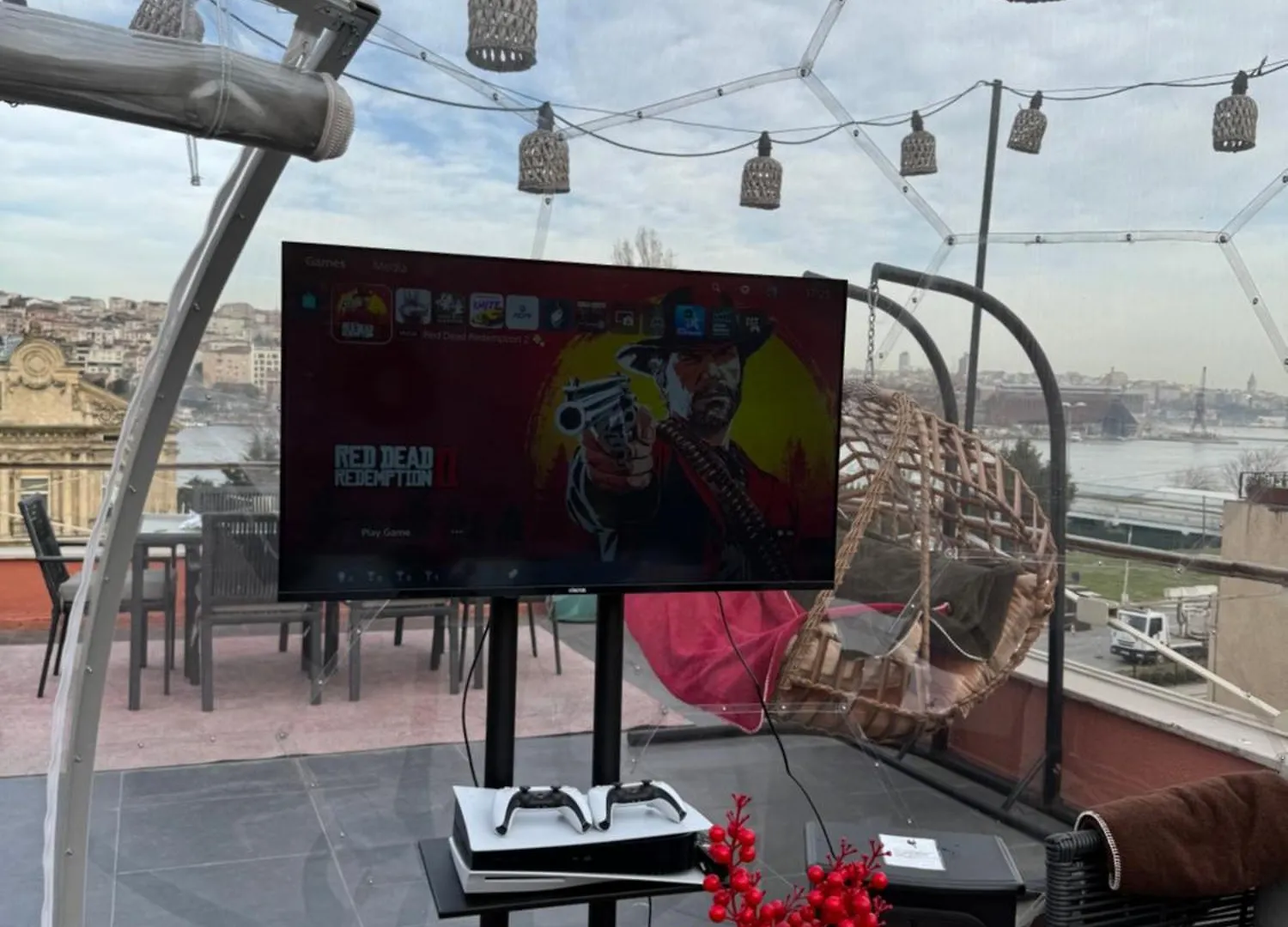 Waterfront Apartment By The Tram - Terrace With Dome & Golden Horn View In Fatih Istanbul
