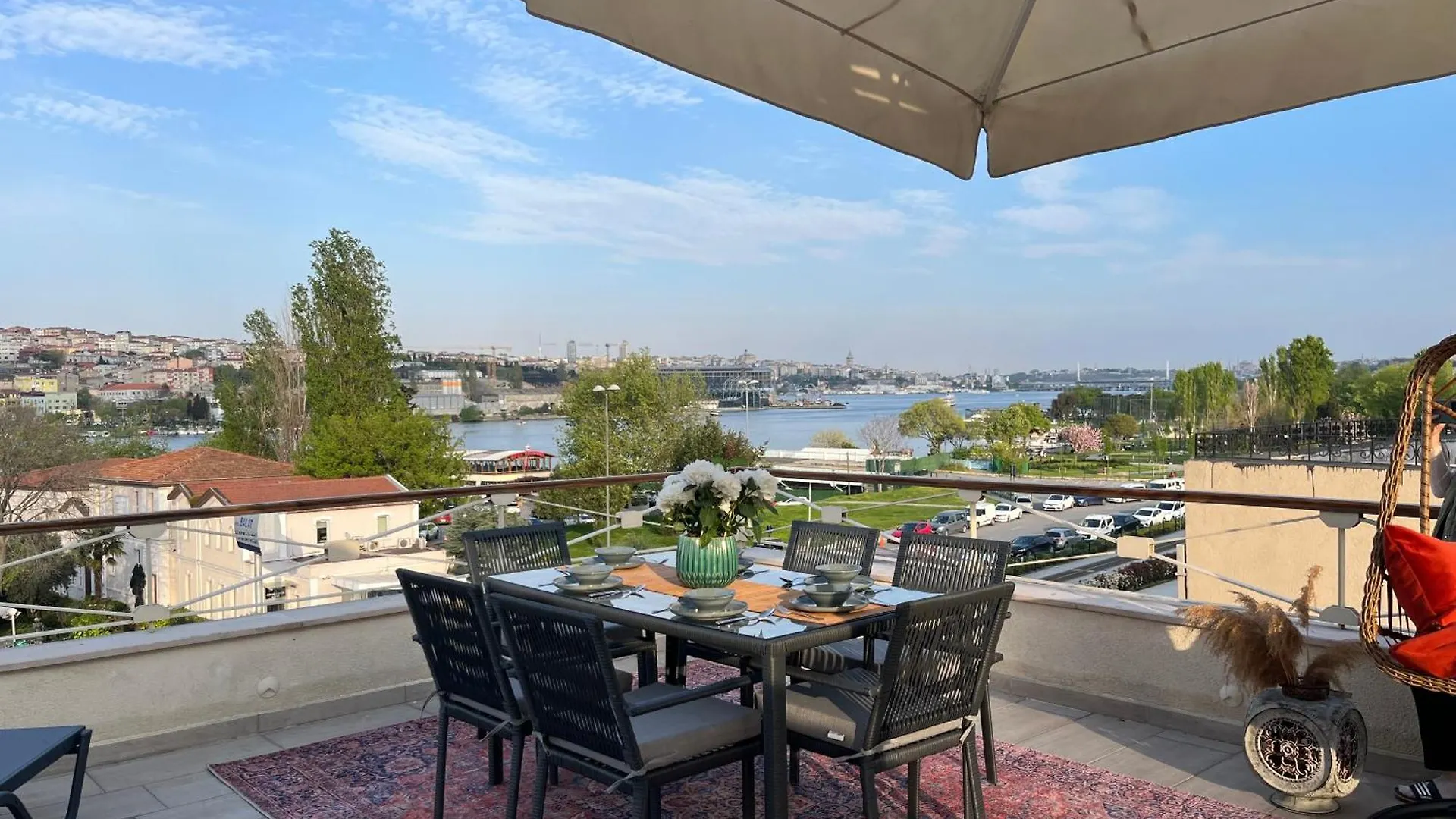 Waterfront Apartment By The Tram - Terrace With Dome & Golden Horn View In Fatih Istanbul 0*,