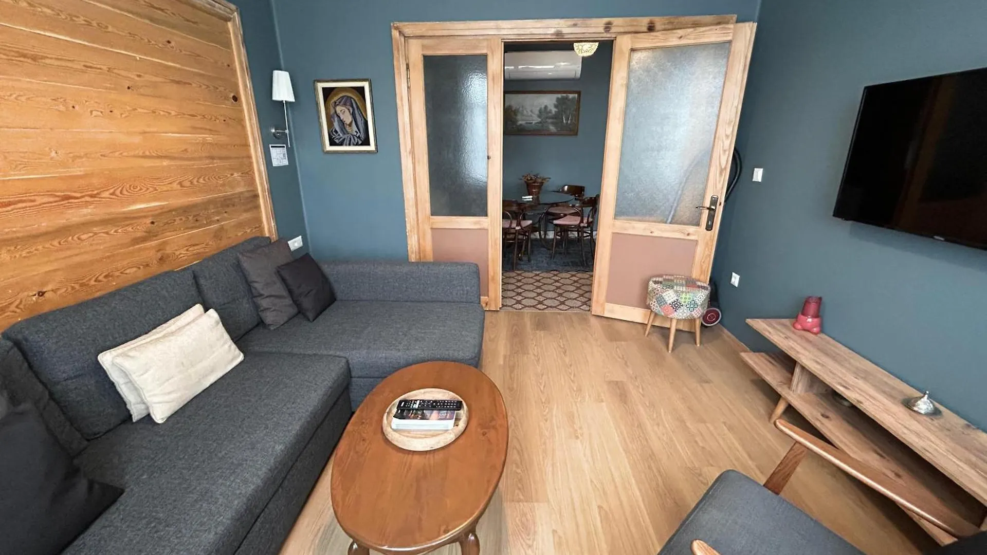 Waterfront Apartment By The Tram - Terrace With Dome & Golden Horn View In Fatih Istanbul