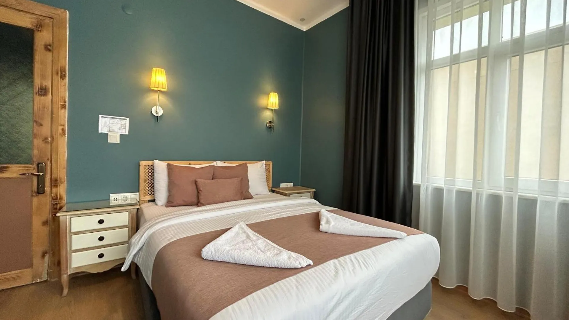 Waterfront Apartment By The Tram - Terrace With Dome & Golden Horn View In Fatih Istanbul 0*,  Turkey