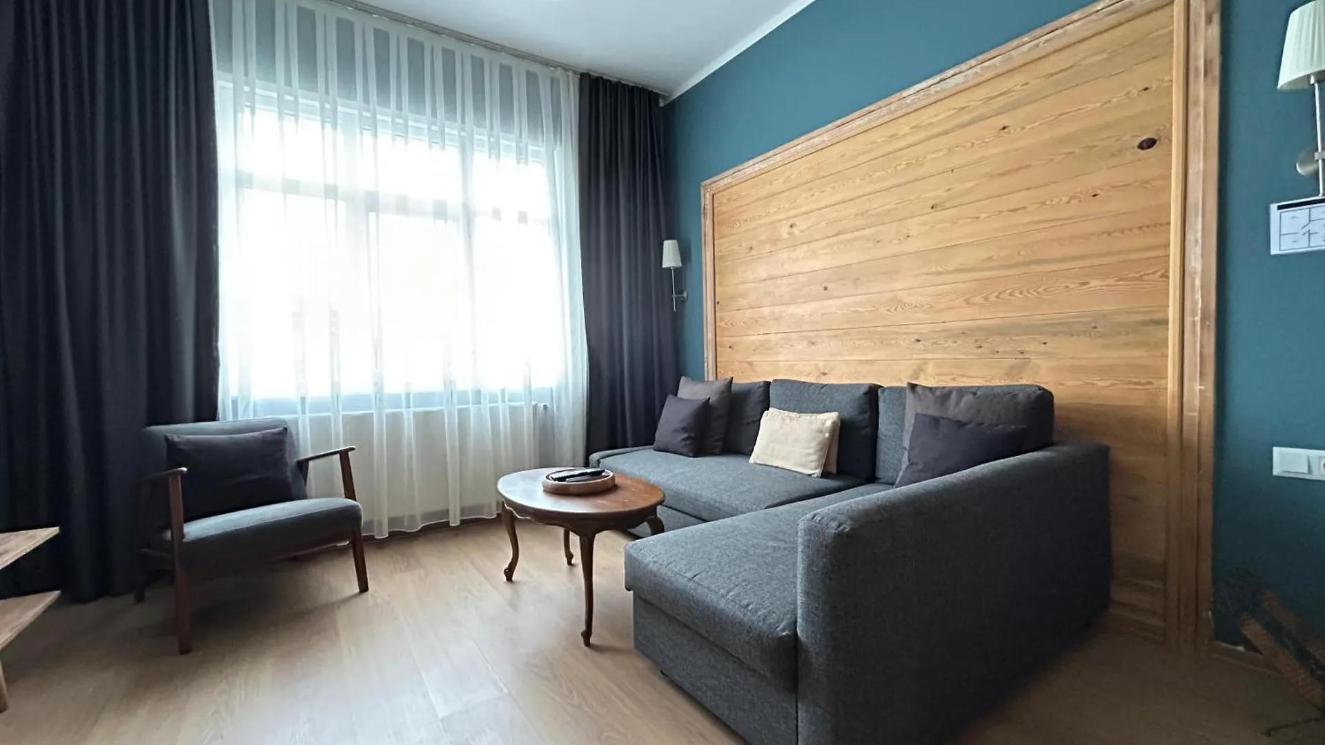 Waterfront Apartment By The Tram - Terrace With Dome & Golden Horn View In Fatih Istanbul